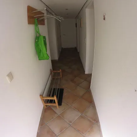 Vehrkersgunstige, Ruhige 2 Zi Wohnung, In *