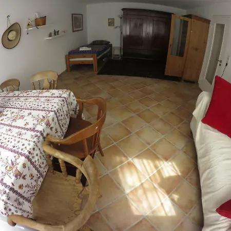 Vehrkersgunstige, Ruhige 2 Zi Wohnung, In Tuebingen