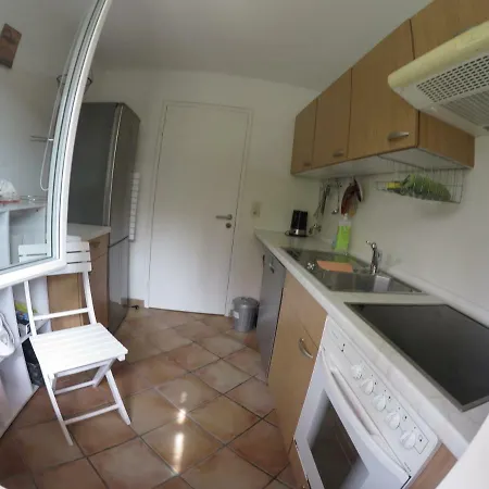 Vehrkersgunstige, Ruhige 2 Zi Wohnung, In Apartment *