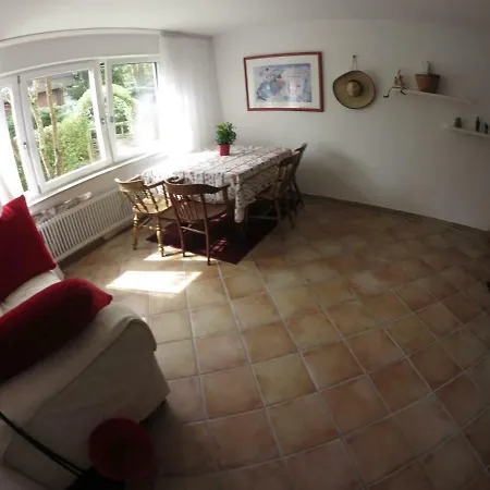 Vehrkersgunstige, Ruhige 2 Zi Wohnung, In Apartment *